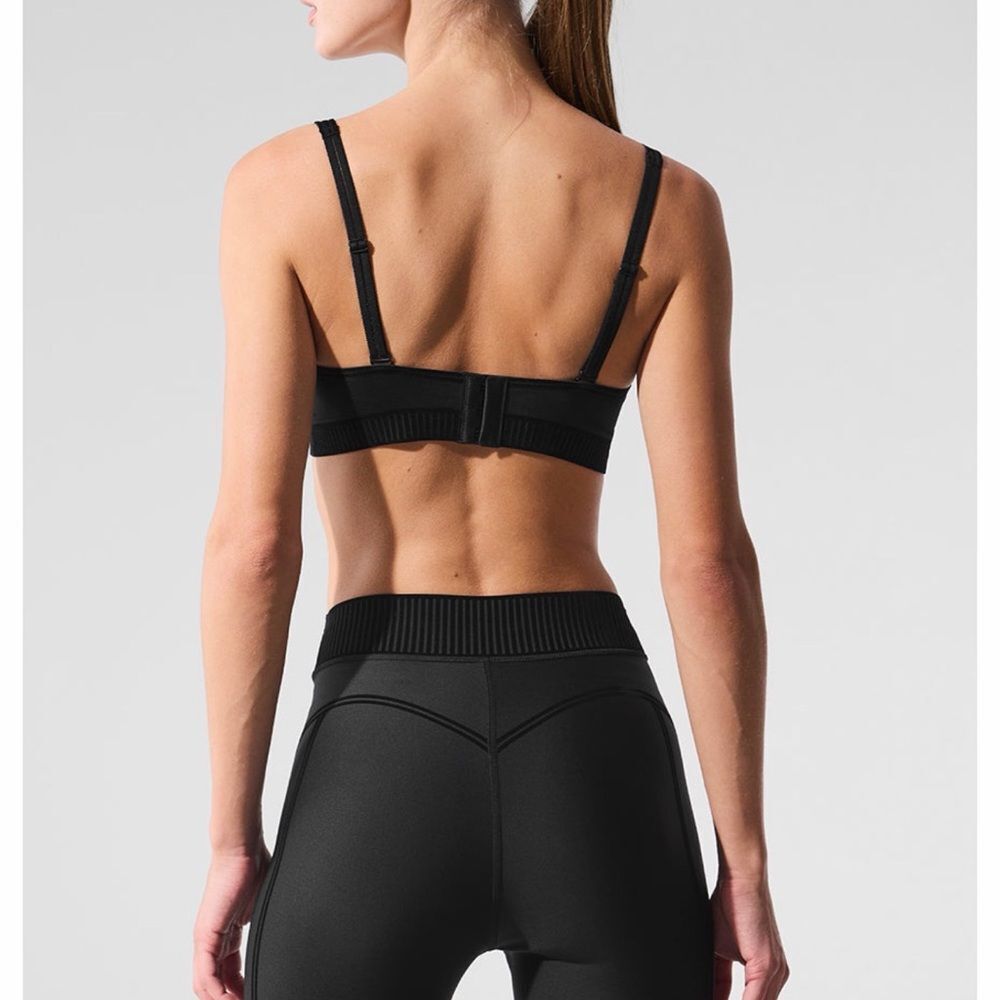 ALO Yoga Black Sports Bra and Leggings Set - Picture 2 of 6